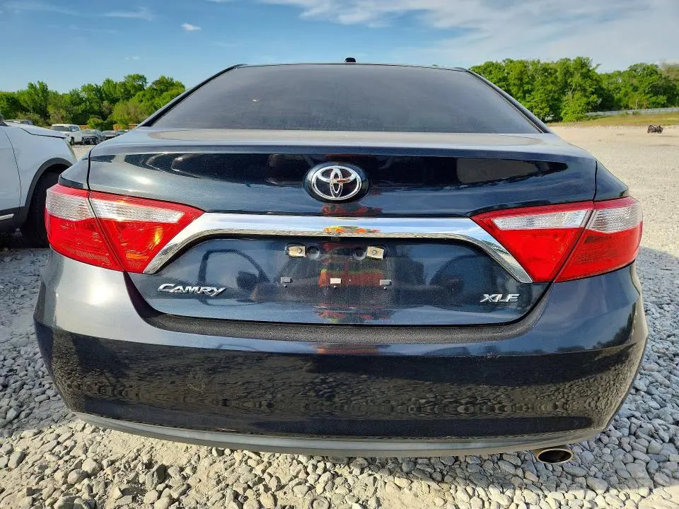 2016 TOYOTA CAMRY XLE  