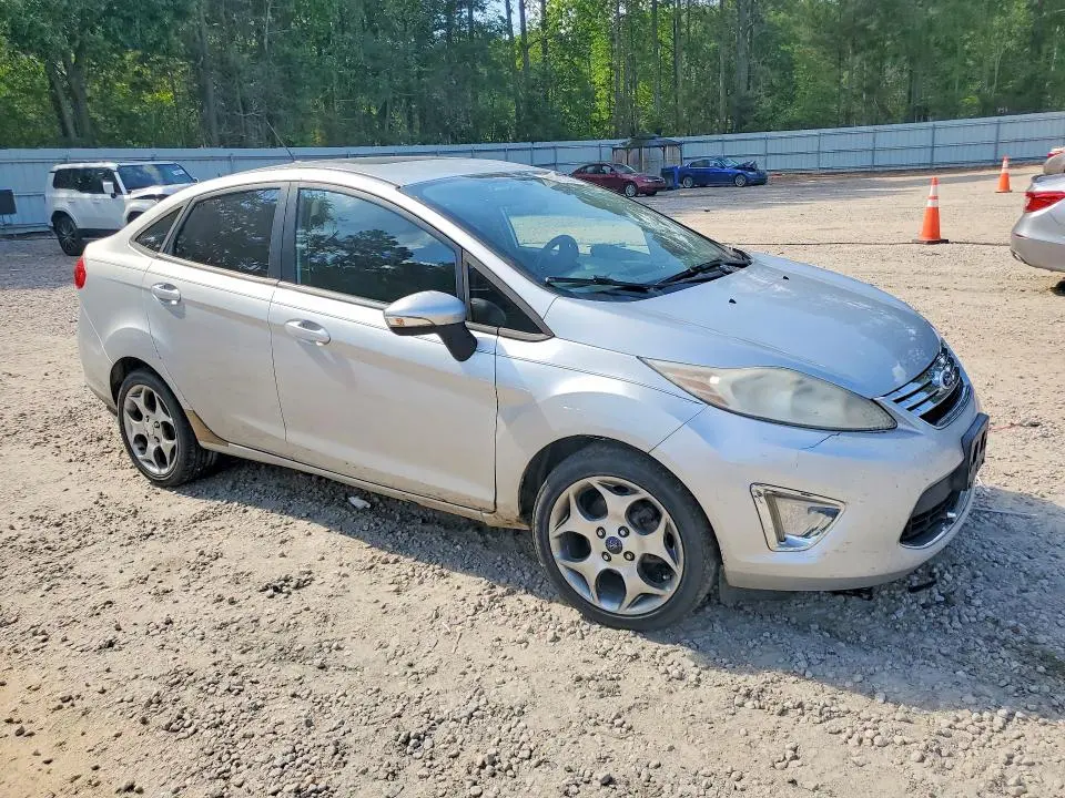 2011 FORD FIESTA SEL  