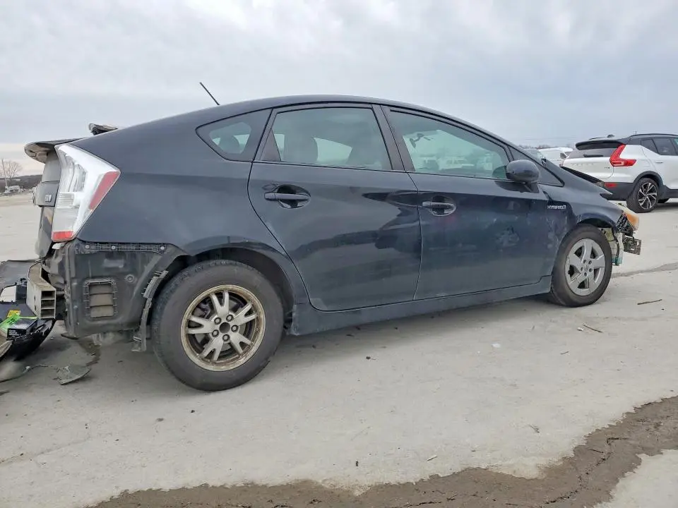 2011 TOYOTA PRIUS THREE  