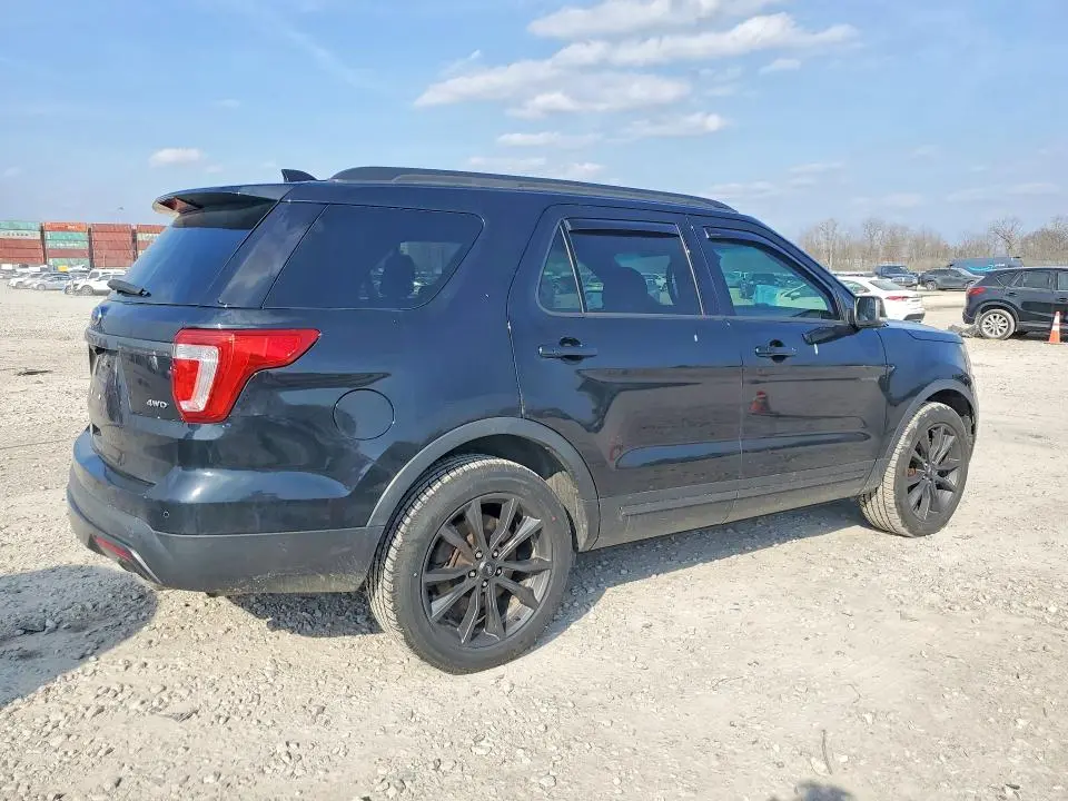 2017 FORD EXPLORER XLT  