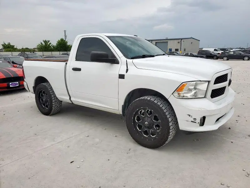 2014 RAM 1500 ST  