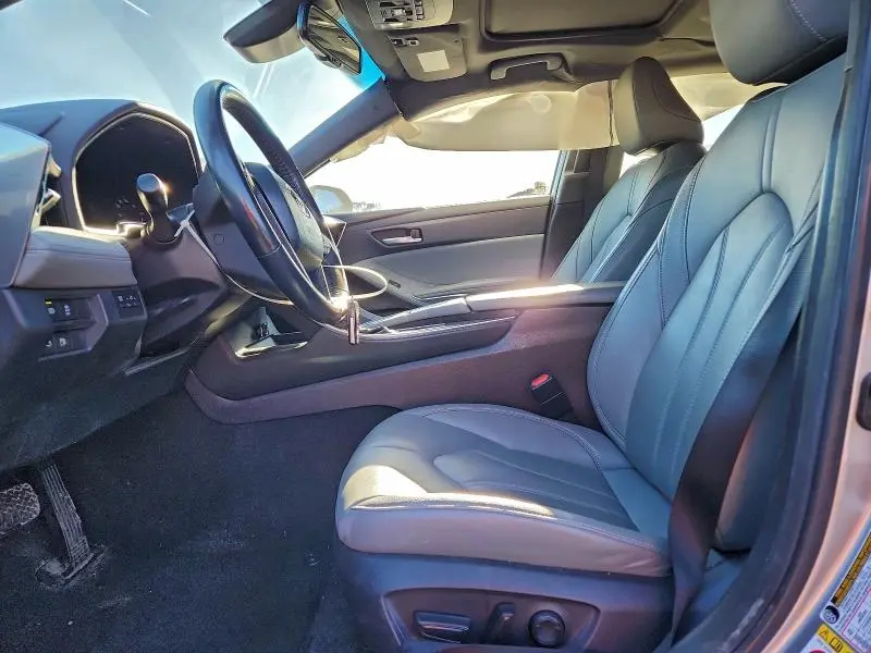 2019 TOYOTA AVALON XLE  