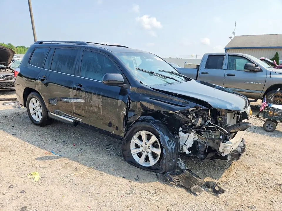 2011 TOYOTA HIGHLANDER SE  