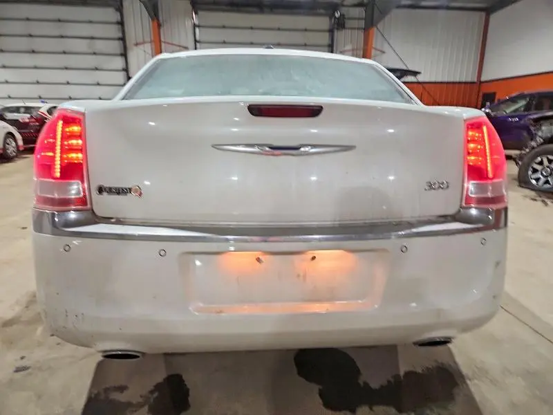 2011 CHRYSLER 300 LIMITED  