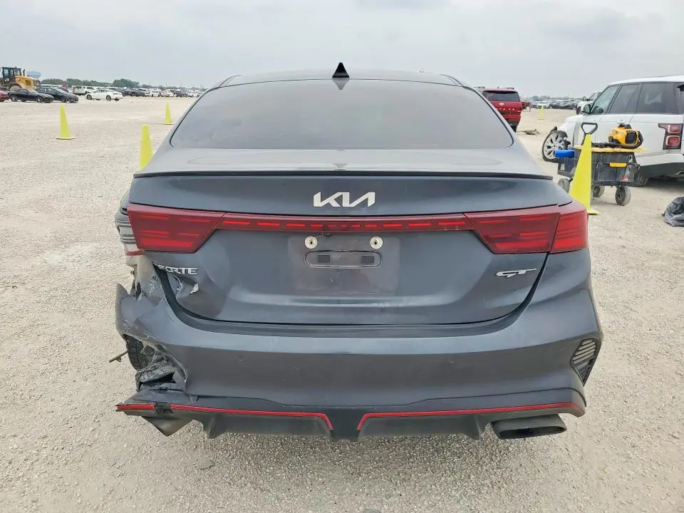 2023 KIA FORTE GT  