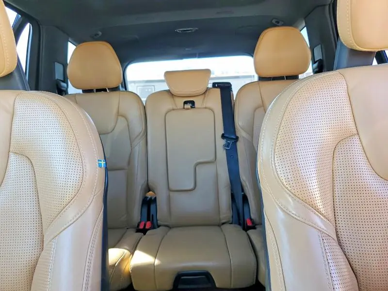 2016 VOLVO XC90 T6  