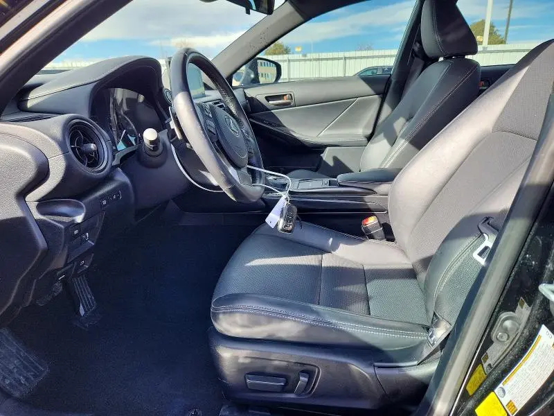 2024 LEXUS IS 300 F SPORT DESIGN  