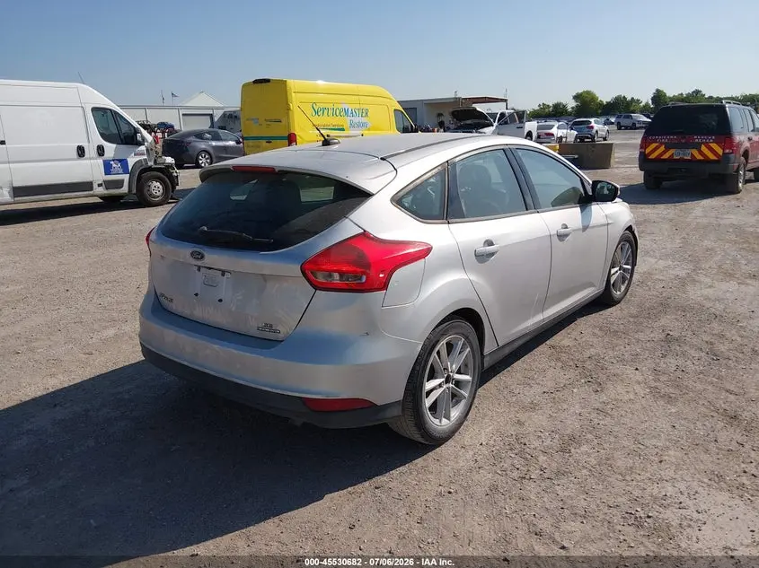 2016 FORD FOCUS SE