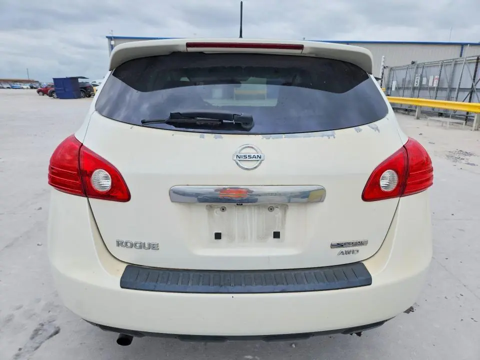 2013 NISSAN ROGUE S  