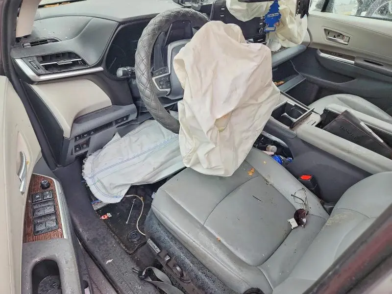 2024 TOYOTA SIENNA XLE 7-PASSENGER  