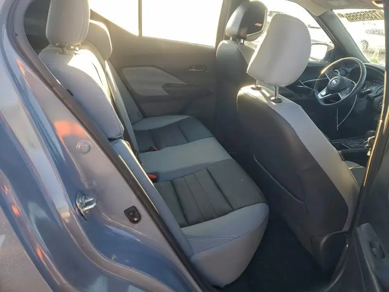 2021 NISSAN KICKS SR  