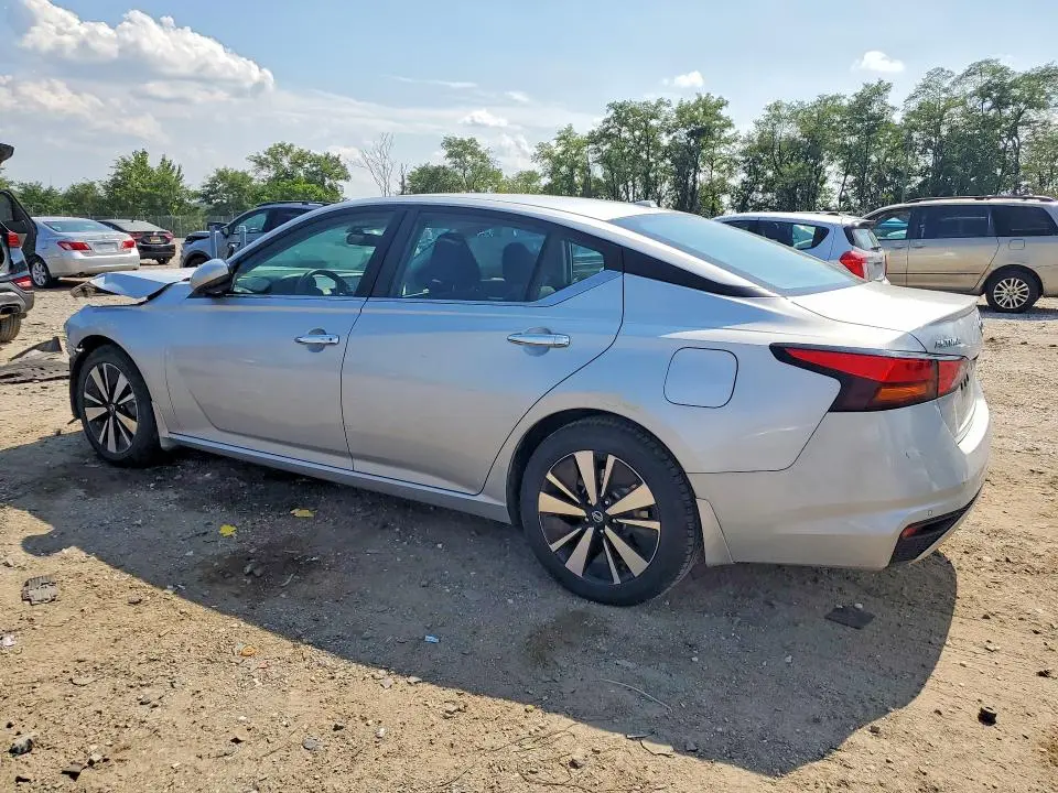 2022 NISSAN ALTIMA SV  