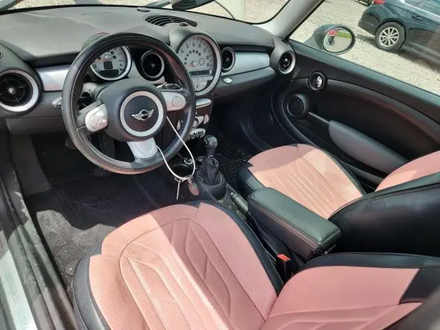 2010 MINI COOPER   