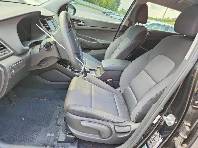 2018 HYUNDAI TUCSON SE  