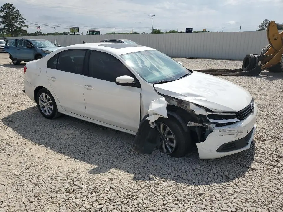 2012 VOLKSWAGEN JETTA SE  