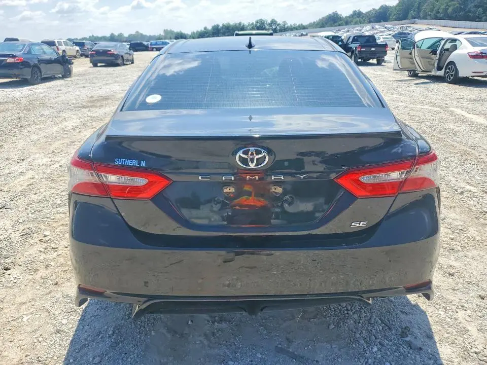 2019 TOYOTA CAMRY SE  