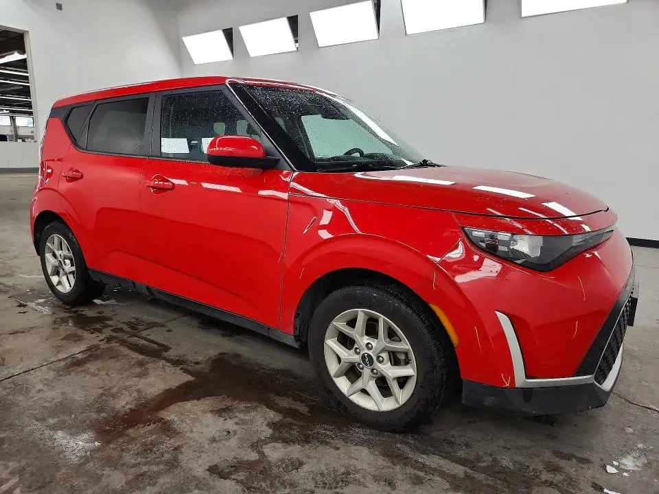 2023 KIA SOUL LX  
