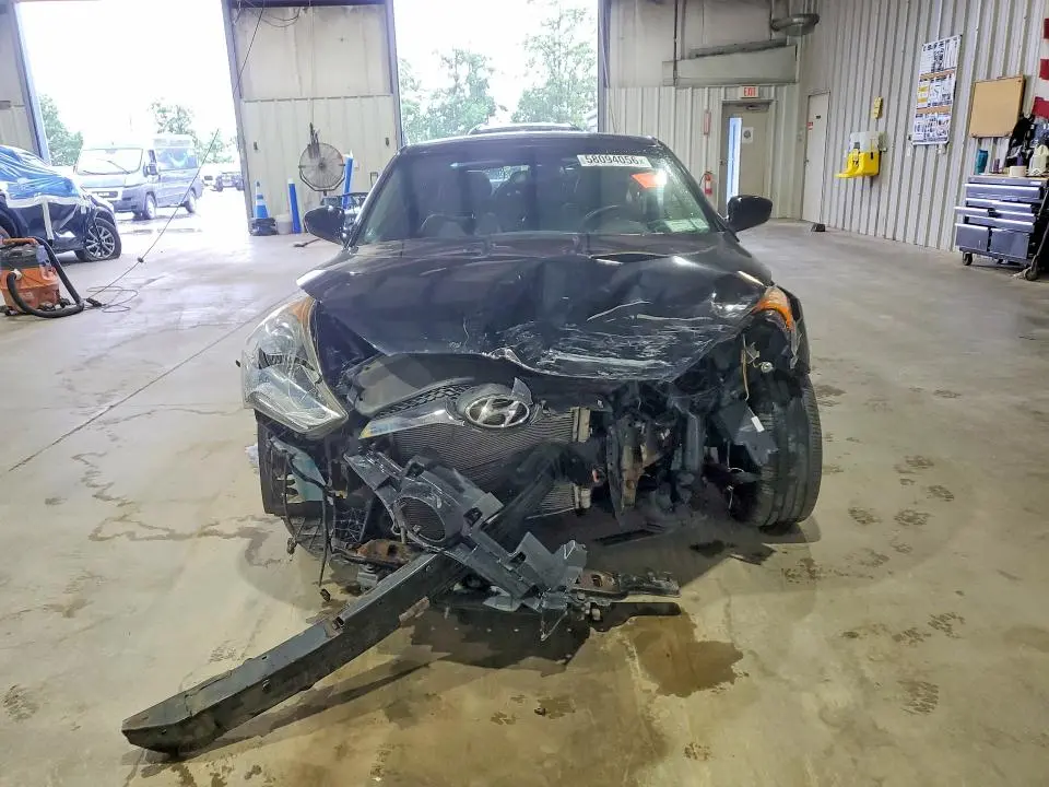 2013 HYUNDAI VELOSTER BASE  