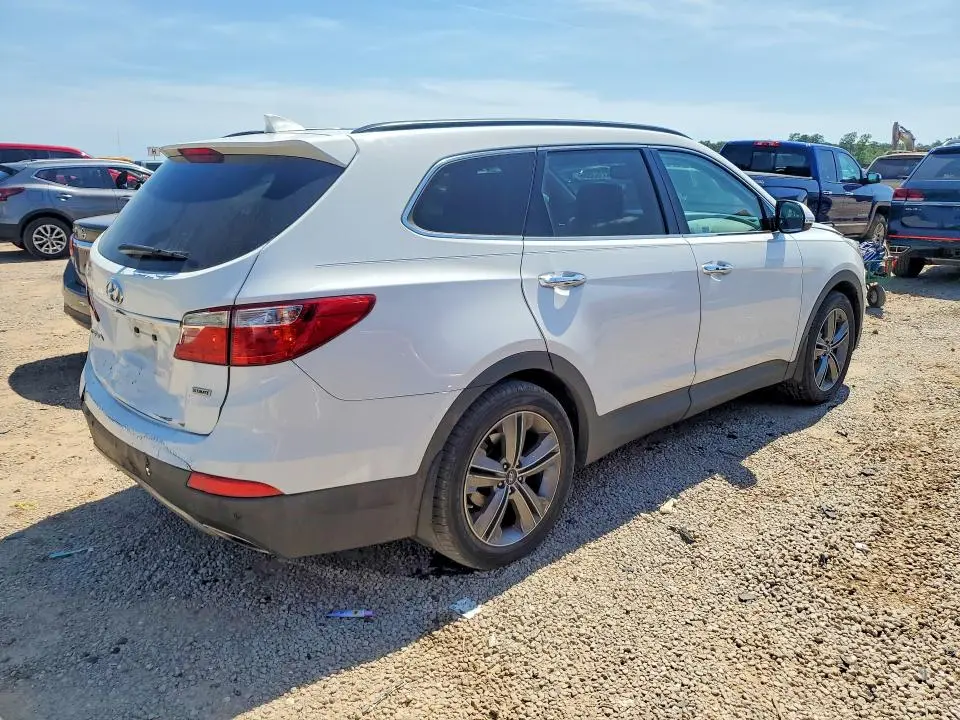 2016 HYUNDAI SANTA FE SE  