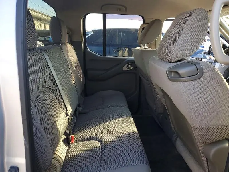 2010 NISSAN FRONTIER SE V6  
