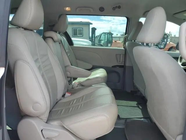 2014 TOYOTA SIENNA   