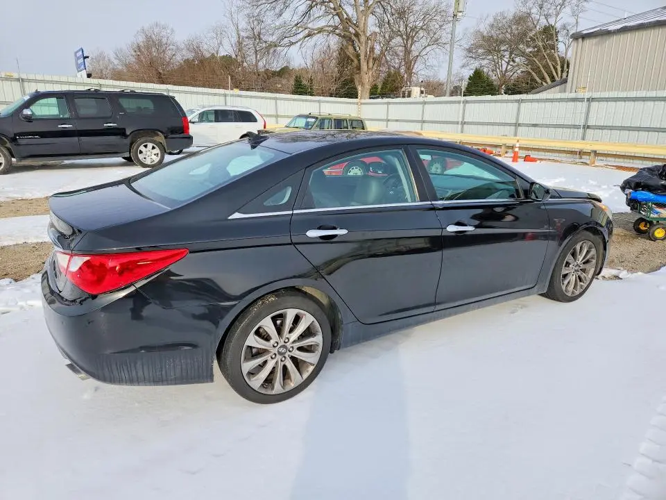 2011 HYUNDAI SONATA SE  