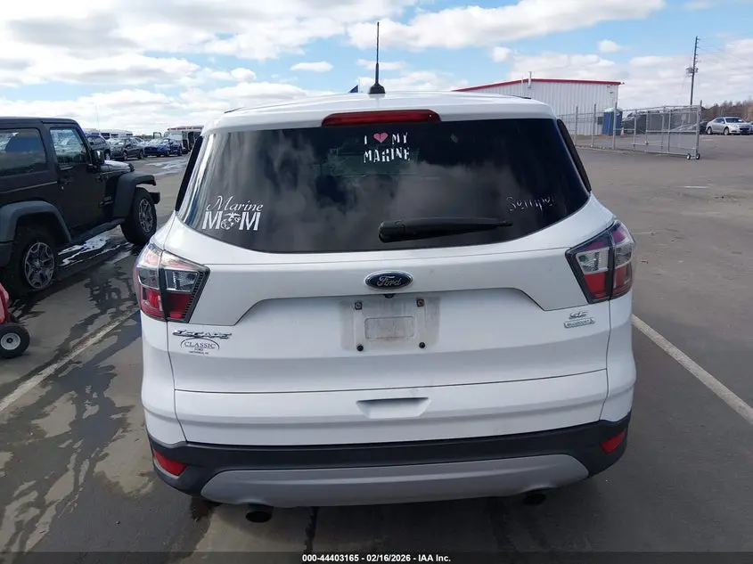 2017 FORD ESCAPE SE