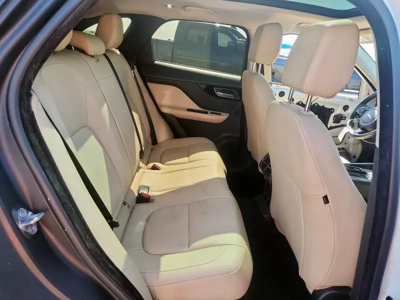 2018 JAGUAR F-PACE PREMIUM  