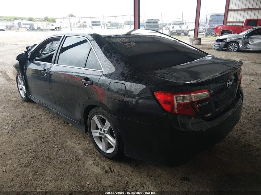 2012 TOYOTA CAMRY SE