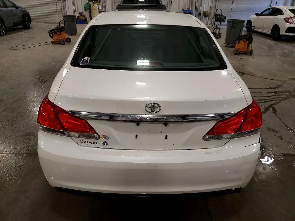 2011 TOYOTA AVALON LIMITED  