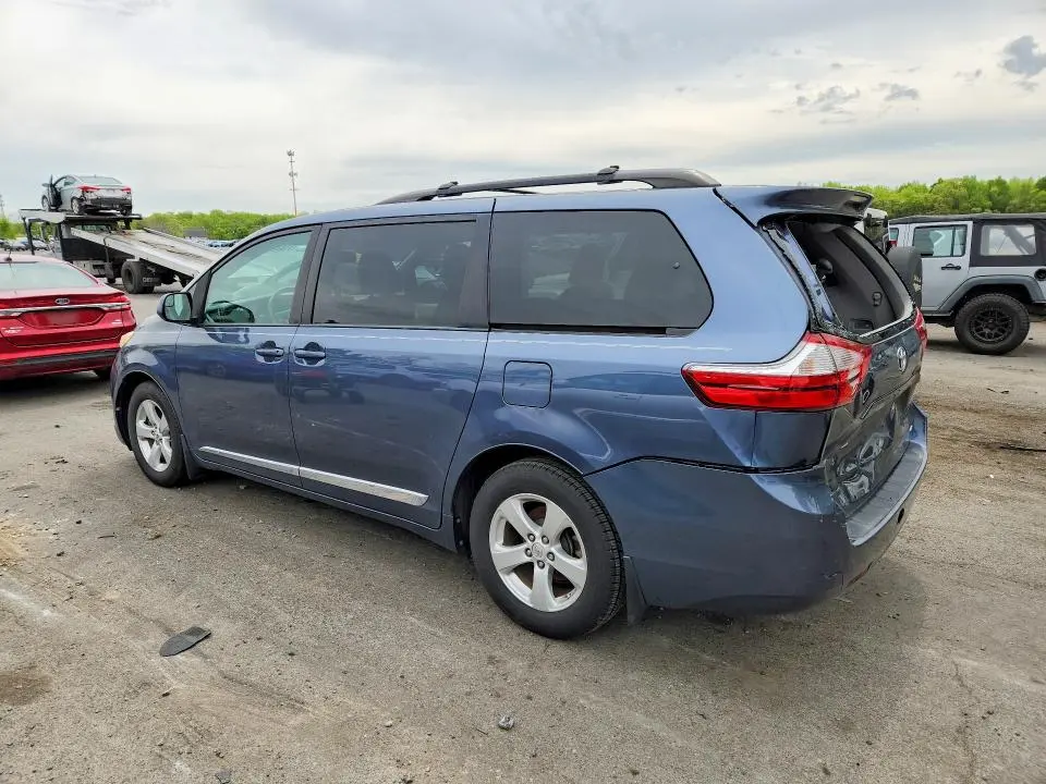 2017 TOYOTA SIENNA LE  