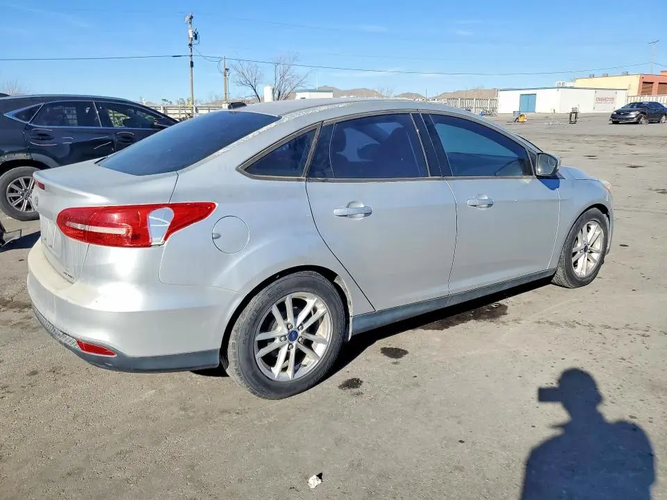 2015 FORD FOCUS SE  