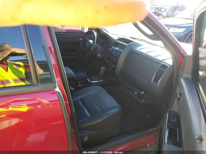 2010 FORD ESCAPE LIMITED