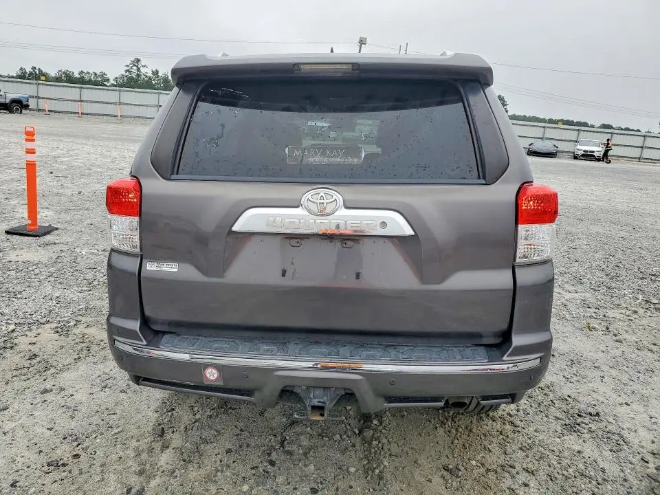 2013 TOYOTA 4RUNNER SR5  