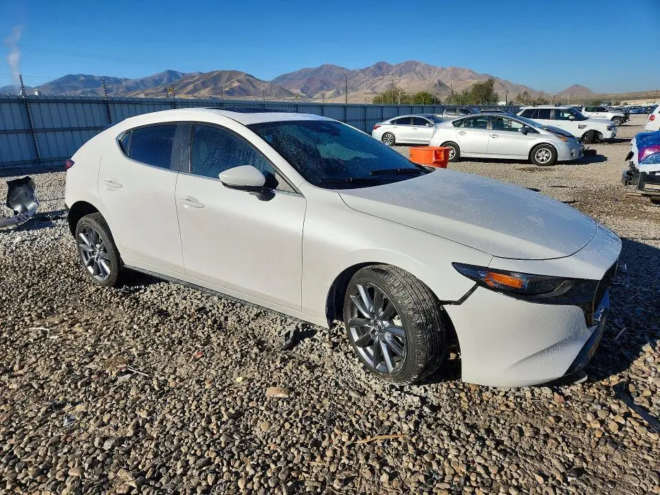 2022 MAZDA 3 PREFERRED  