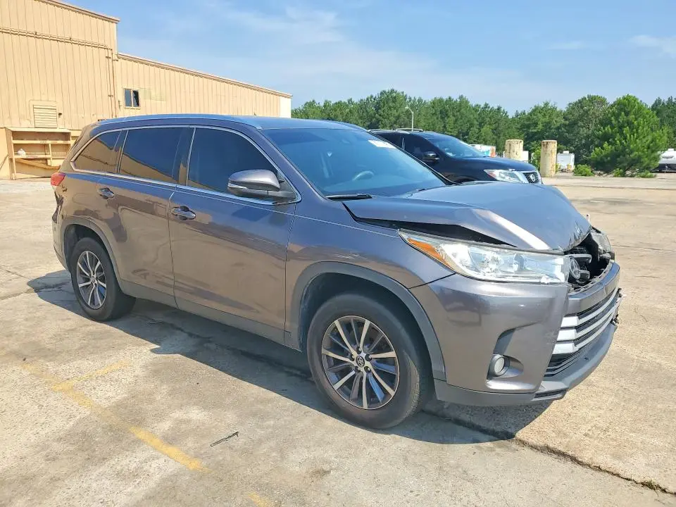 2019 TOYOTA HIGHLANDER XLE  