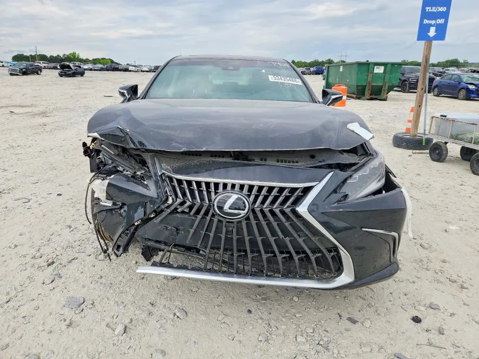 2024 LEXUS ES 300H ULTRA LUXURY  