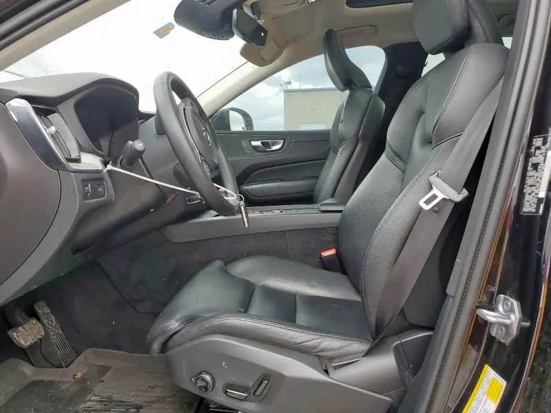 2019 VOLVO XC60 T5 MOMENTUM  