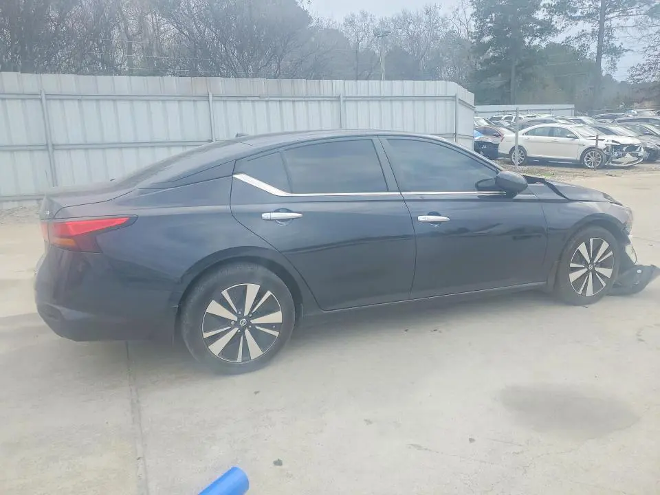 2022 NISSAN ALTIMA SV  