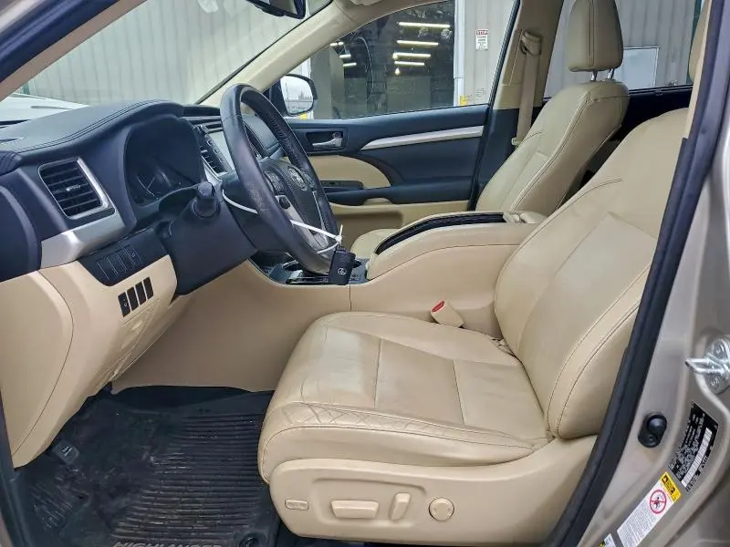 2015 TOYOTA HIGHLANDER XLE  
