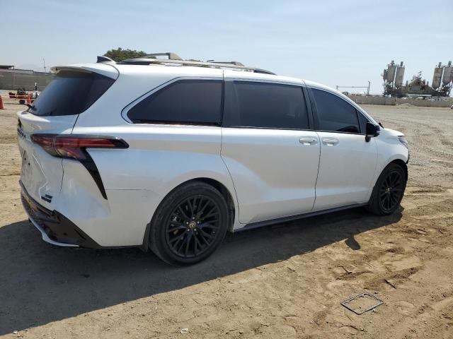 2023 TOYOTA SIENNA XSE