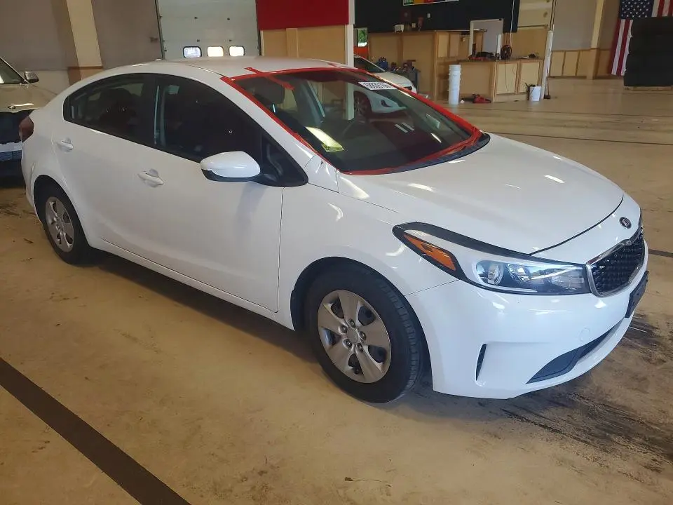 2017 KIA FORTE LX  