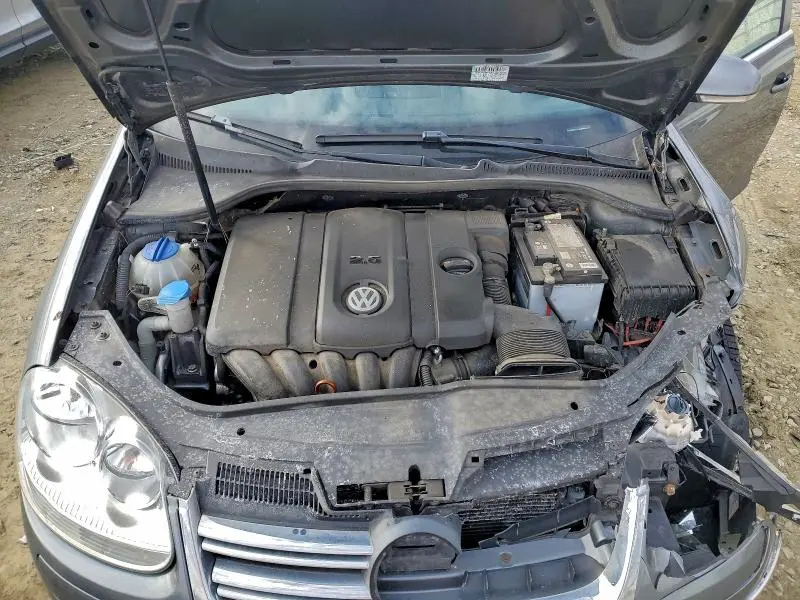 2010 VOLKSWAGEN JETTA SE  