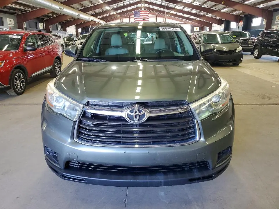 2016 TOYOTA HIGHLANDER LE  