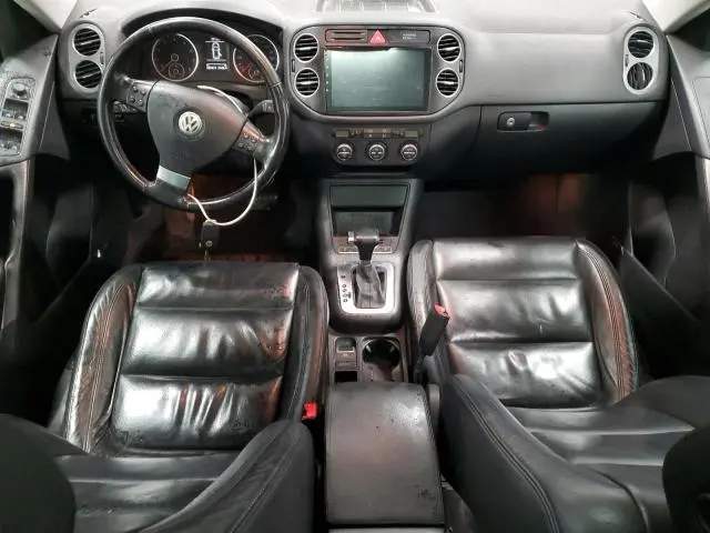 2010 VOLKSWAGEN TIGUAN SE  