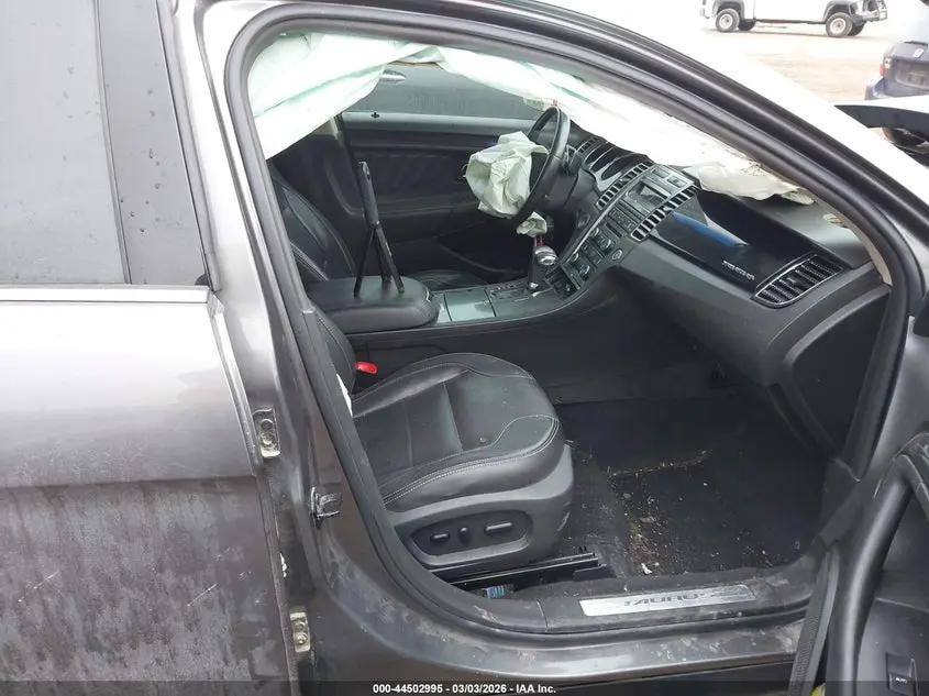 2011 FORD TAURUS LIMITED