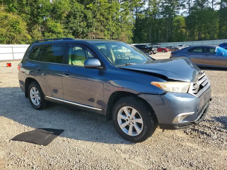 2013 TOYOTA HIGHLANDER PLUS  