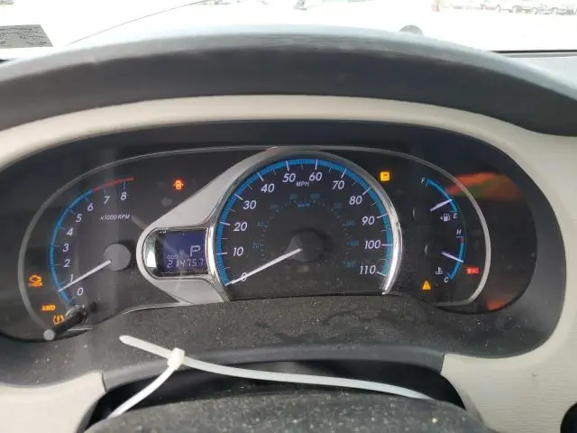 2024 TOYOTA SIENNA XLE  
