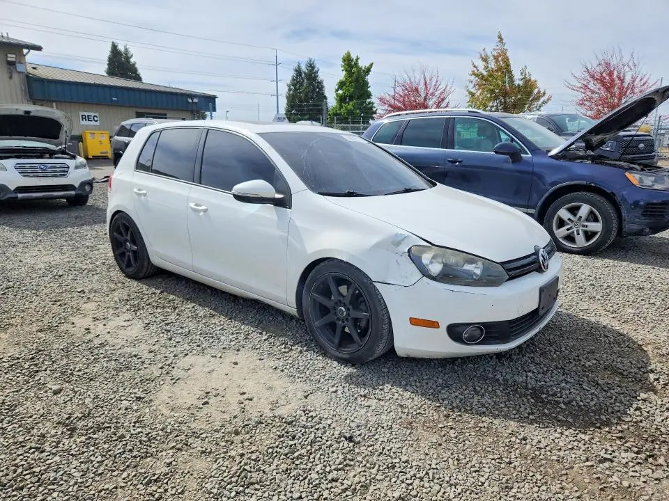 2011 VOLKSWAGEN GOLF   