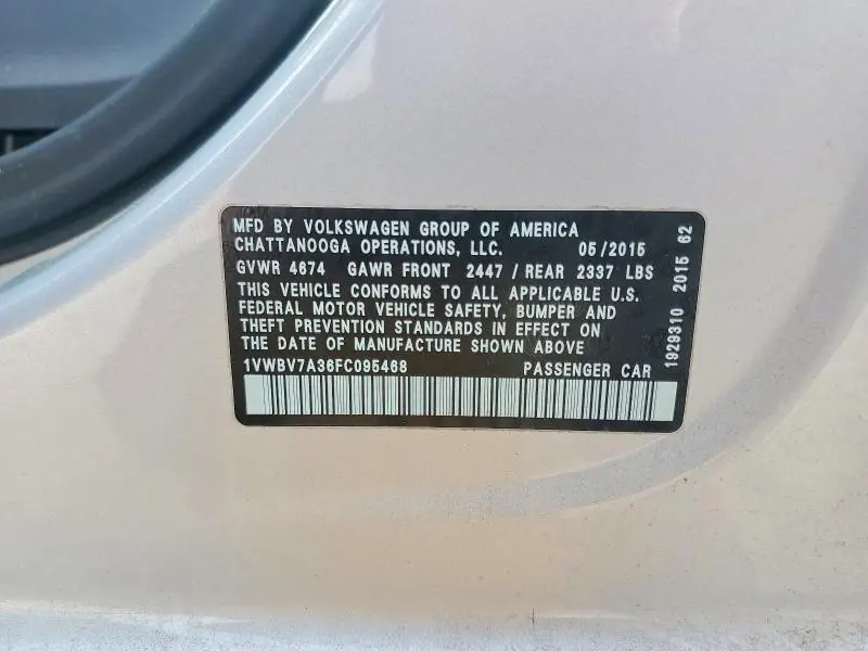 2015 VOLKSWAGEN PASSAT SE  